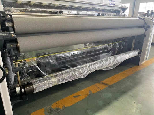 Hochgeschwindigkeitswasser mit hoher Dichte Jet Weaving Textile Loom mit dem Nocken, der für Polyester-Gewebe verschüttet.
