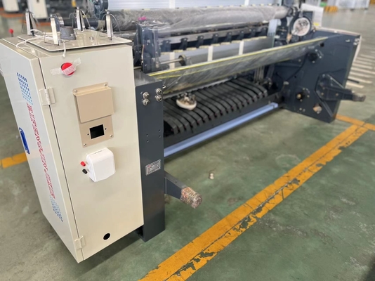 Einzelne Pumpen-spinnender Webstuhl-Maschinen-Schaftmaschine, die doppelter Stoff-Wasser Jet Power Loom verschüttet