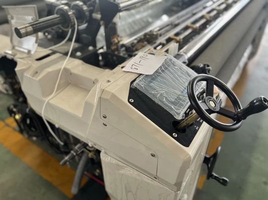 220cm Breiten-Gewebe-Webstuhl-doppelte Düsen-Wasserstrahlhochgeschwindigkeitsenergie-Webstuhl-Maschine