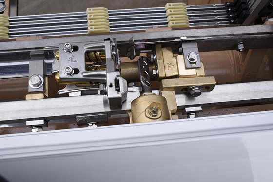 Einzelner Shuttleless Hochgeschwindigkeitswebstuhl Düsen-Luft-Jet Loomss 3.8kw