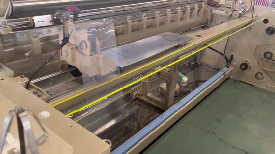 Schweres Twill-Wasser Jet Machine Textile Weaving Fabric spinnt, 220cm Breite verdrehend